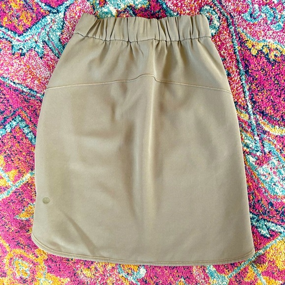 lululemon athletica | Women’s Khaki On The Fly Pull On Drawstring Skirt, Size 2 - Picture 9 of 15